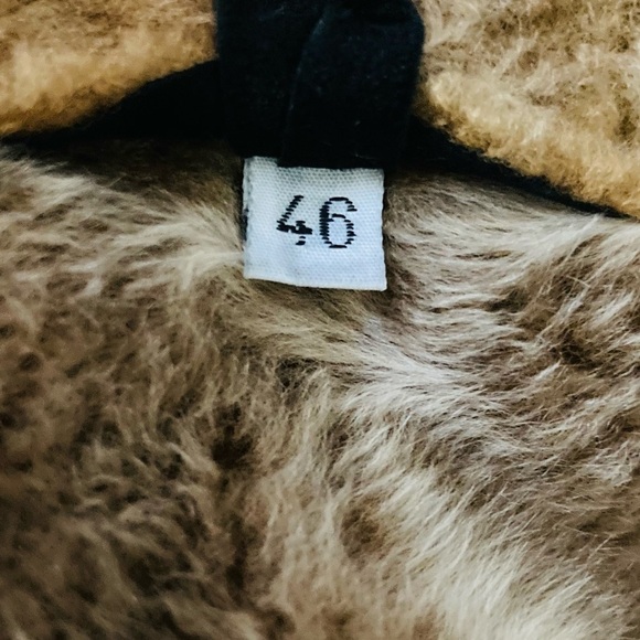 Artico Axel’s Vail, Colorado shearling zip front vest in black. Size 46 (US8/10) - Picture 9 of 11